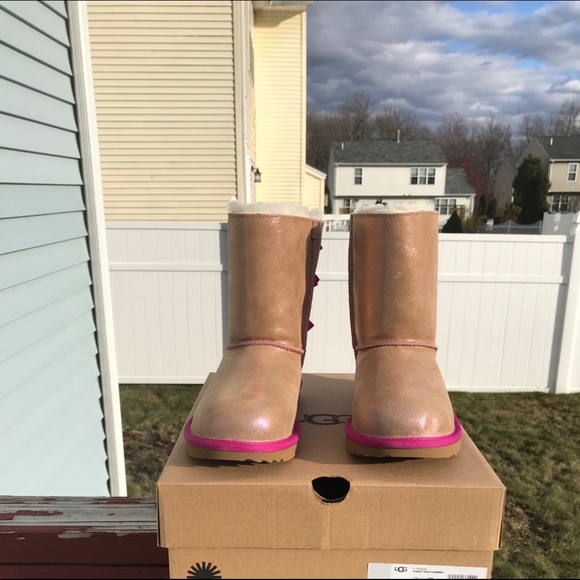 UGG Bailey Bow II Shimmer - Picture 8 of 8